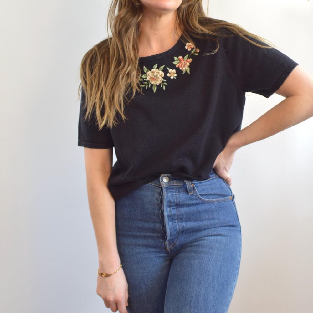 sweet little embroidered vintage black sweater tee